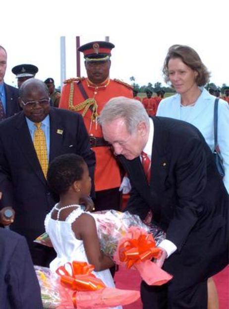 Bundespräsident Rau in Tansania 2004 / Afrikareise