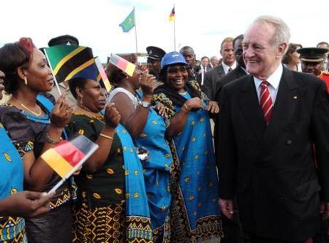 Bundespräsident Rau in Tansania 2004 / Afrikareise