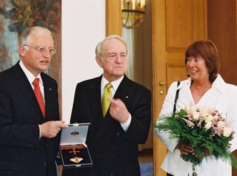 Bundespräsident Rau: Verdienstorden der Bundesrepublik Deutschland an Günter Verheugen