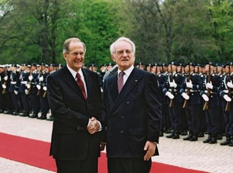 Schweizer Bundespräsident Deiss in Berlin 2004