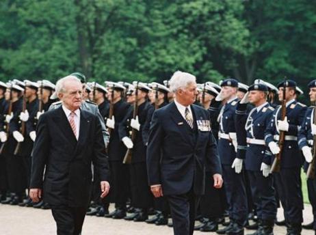 Australischer Generalgouverneur Jeffery in Berlin 2004