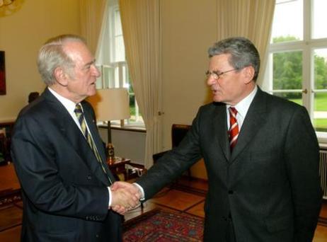 Bundespräsident Rau empfängt Joachim Gauck