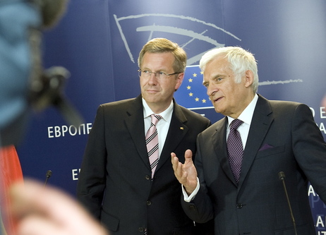 Bundespräsident Christian Wulff und der Präsident des Europäischen Parlaments, Jerzy Buzek, in Straßburg
