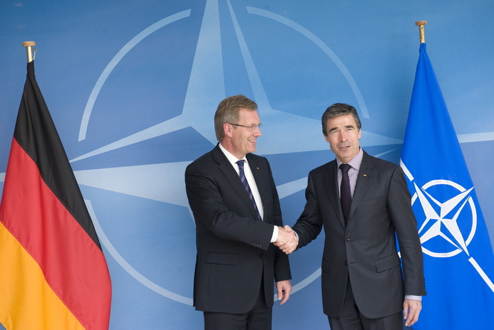 Bundespräsident Christian Wulff (links) und NATO-Generalsekretär Anders Fogh Rasmussen (rechts)