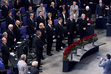 Zentrale Gedenkfeier zum Volkstrauertag im Deutschen Bundestag