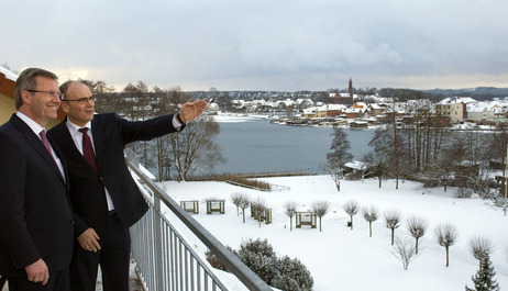 Bundespräsident Christian Wulff und Mecklenburg-Vorpommerns Ministerpräsident Erwin Sellering in Malchow