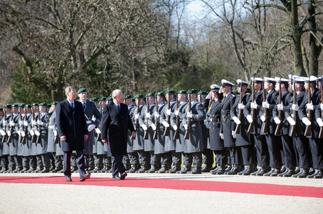 Empfang des belgischen Königs mit militärischen Ehren