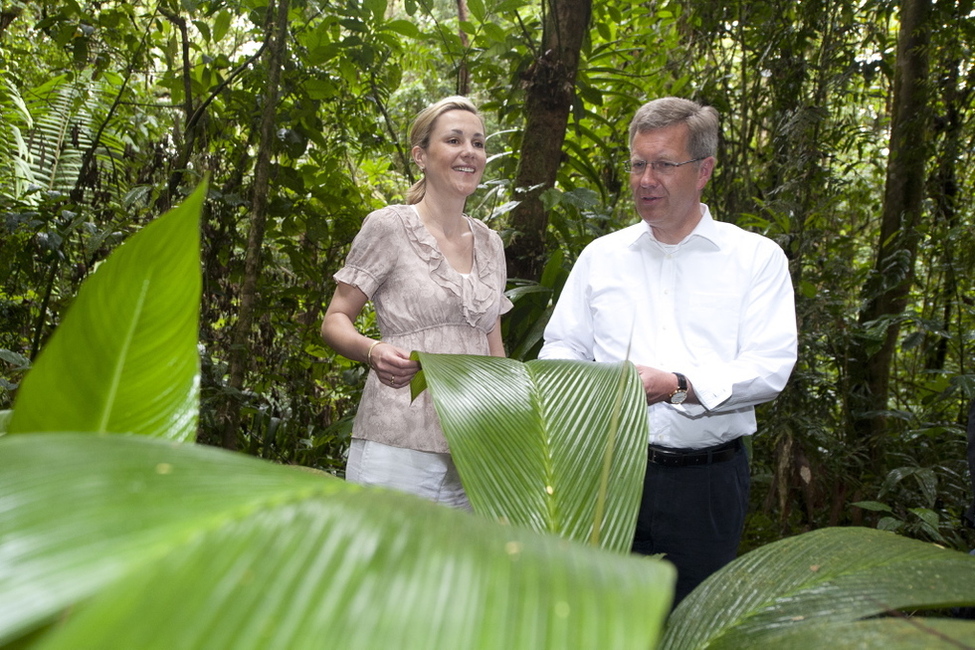 Bundespräsident Christian Wulff und seine Frau Bettina im Nationalpark Braulio Carrillo