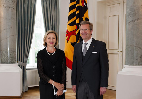 Akkreditierung von Botschaftern - Bundespräsident Christian Wulff mit Päivi Luostarinen, Botschafterin der Republik Finnland