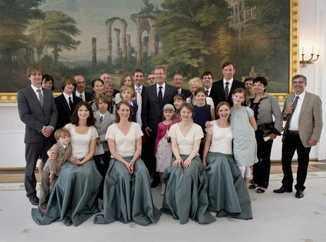 Matinee anlässlich des 20. Gründungsjubiläums des Klenke Quartetts in Schloss Bellevue - Bundespräsident Christian Wulff mit den Gästen im Schinkelsaal