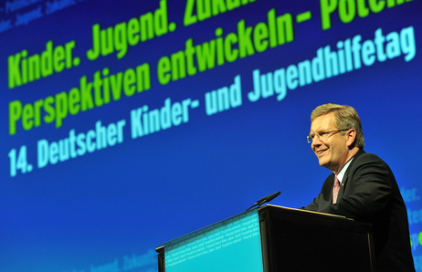 Besuch des 14. Deutschen Kinder- und Jugendhilfetages in Stuttgart - Bundespräsident Christian Wulff bei seiner Rede