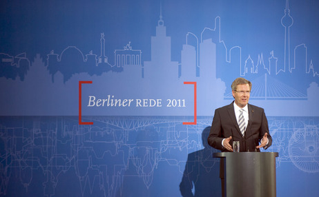 Berliner Rede des polnischen Präsidenten Bronisław Komorowski in der Humboldt-Universität zu Berlin - Bundespräsident Christian Wulff spricht vor der Rede des polnischen Präsidenten