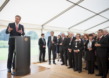 Empfang für die Teilnehmerinnen und Teilnehmer der Botschafterkonferenz 2011 in Schloss Bellevue - Bundespräsident Christian Wulff bei seiner Ansprache