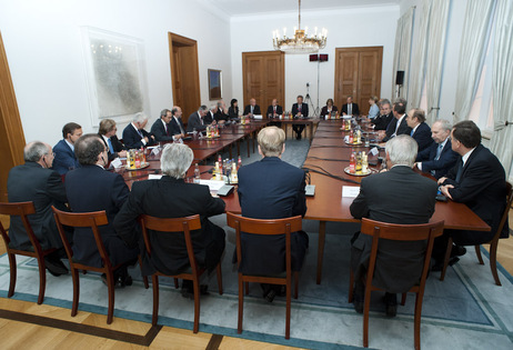 Bundespräsident Christian Wulff im Gespräch mit den Mitgliedern des Rates der Europäischen Zentralbank