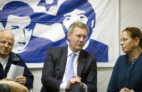 Bundespräsident Christian Wulff im Gespräch mit Aviva und Noam Schalit, den Eltern von Gilad Schalit, während seines Besuches im Staat Israel und den Palästinensischen Gebieten