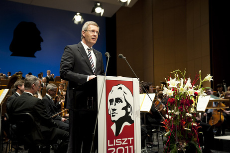 Bundespräsident Christian Wulff bei seiner Ansprache im Deutschen Nationaltheater in Weimar