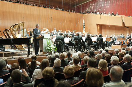 Benefizkonzert des Bundespräsidenten im Saarland - Bundespräsident Christian Wulff bei seiner Ansprache in der Congresshalle Saarbrücken