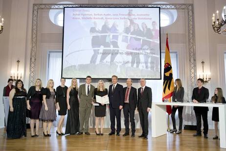 Bundespräsident Christian Wulff mit den Preisträgern der Realschule Barßel in Schloss Bellevue