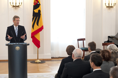 Verleihung des Verdienstordens der Bundesrepublik Deutschland zum Tag des Ehrenamtes in Schloss Bellevue - Bundespräsident Christian Wulff bei seiner Rede