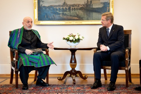 Bundespräsident Christian Wulff im Gespräch mit dem afghanischen Präsidenten Hamid Karsai 
