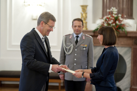 Botschafterin des Fürstentums Andorra, Eva Descarrega García, überreicht Bundespräsident Christian Wulff ihr Beglaubigungsschreiben