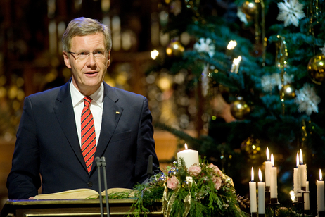 Bundespräsident Christian Wulff liest aus Evangelium nach Lukas in der Schlosskirche der Lutherstadt Wittenberg