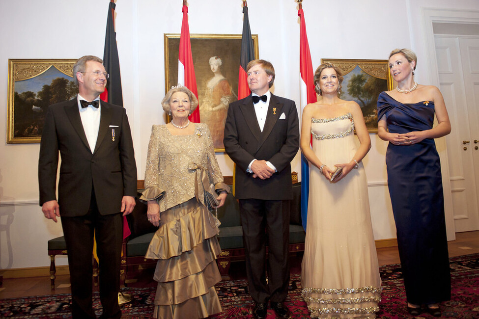 Bundespräsident Christian Wulff, seine Frau Bettina, Königin Beatrix der Niederlande, Kronprinz Willem-Alexander und Kronprinzessin Máxima 