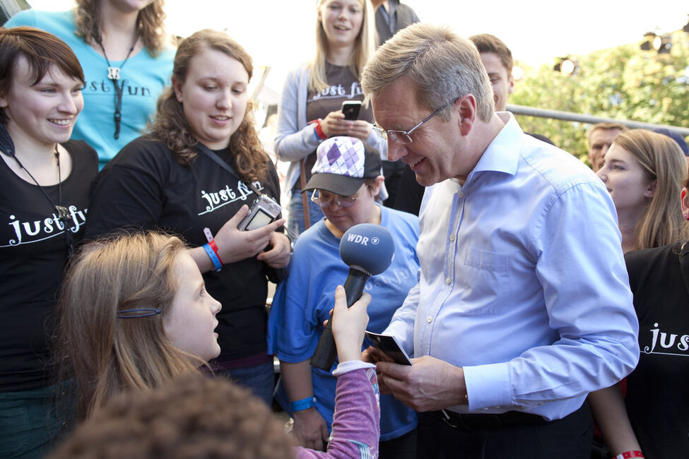 Bundespräsident Christian Wulff beantwortet Fragen für Kinderreporter