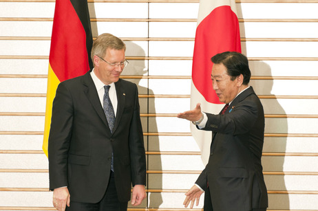 Bundespräsident Christian Wulff und der japanische Premierminister Yoshihiko Noda in seinem Amtssitz in Tokio