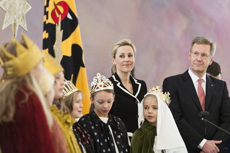 Bundespräsident Christian Wulff und seine Frau Bettina empfangen die Sternsinger in Schloss Bellevue