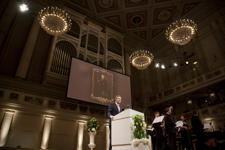 Bundespräsident Christian Wulff am Rednerpult im Konzerthaus am Berliner Gendarmenmarkt