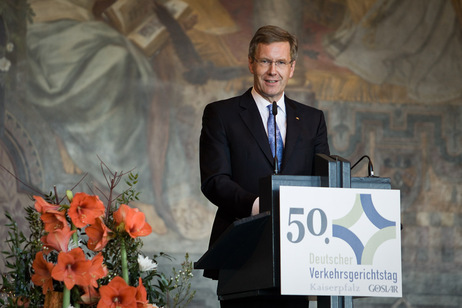 Bundespräsident Christian Wulff bei seiner Ansprache zur Eröffnung des 50. Deutschen Verkehrsgerichtstages in der Kaiserpfalz in Goslar