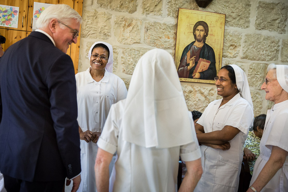Bundespräsident Frank-Walter Steinmeier beim Besuch des Pflegeheims "Beit Emmaus" in Qubeibeh anlässlich des Besuches in Israel und in den Palästinensischen Gebieten 
