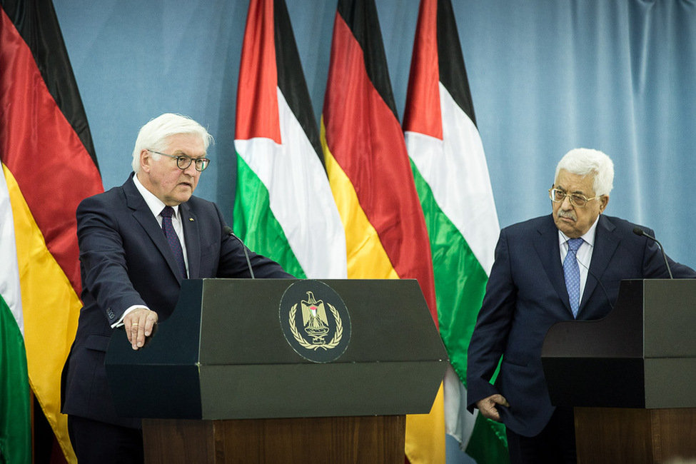 Bundespräsident Frank-Walter Steinmeier bei der gemeinsamen Begegnung mit der Presse mit dem Präsidenten der Palästinensischen Behörde, Mahmoud Abbas, in Ramallah anlässlich des Besuches in Israel und in den Palästinensischen Gebieten 