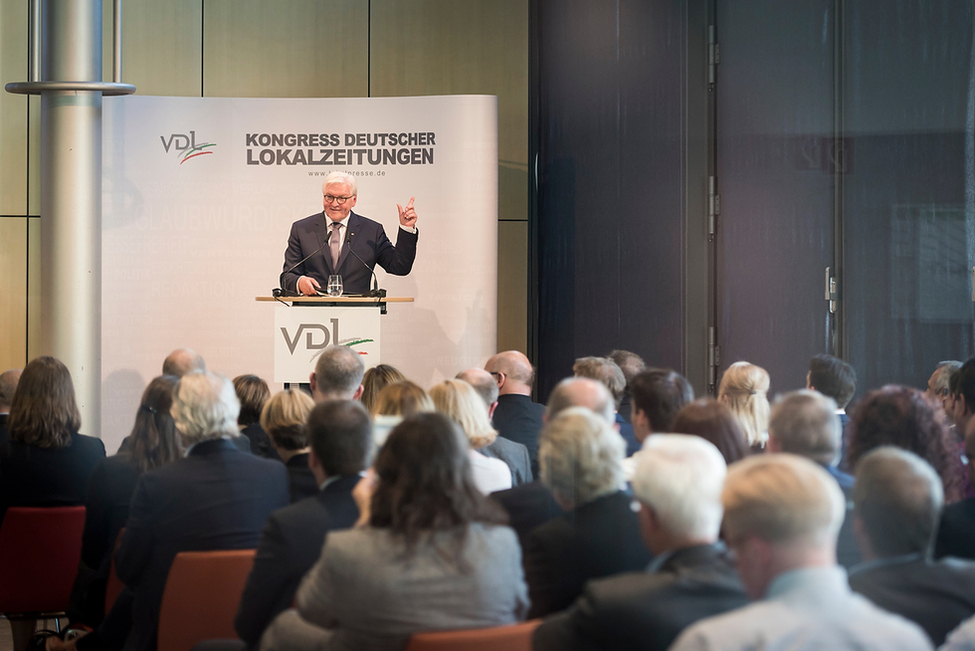 Bundespräsident Frank-Walter Steinmeier hält eine Rede in der Akademie der Künste bei der Jubiläumsveranstaltung '50 Jahre Verband Deutscher Lokalzeitungen e.V.'