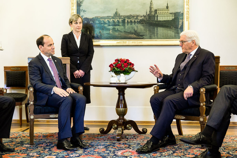 Bundespräsident Frank-Walter Steinmeier beim Gespräch mit dem Präsidenten der Republik Albanien, Bujar Nishani, im Amtszimmer von Schloss Bellevue 