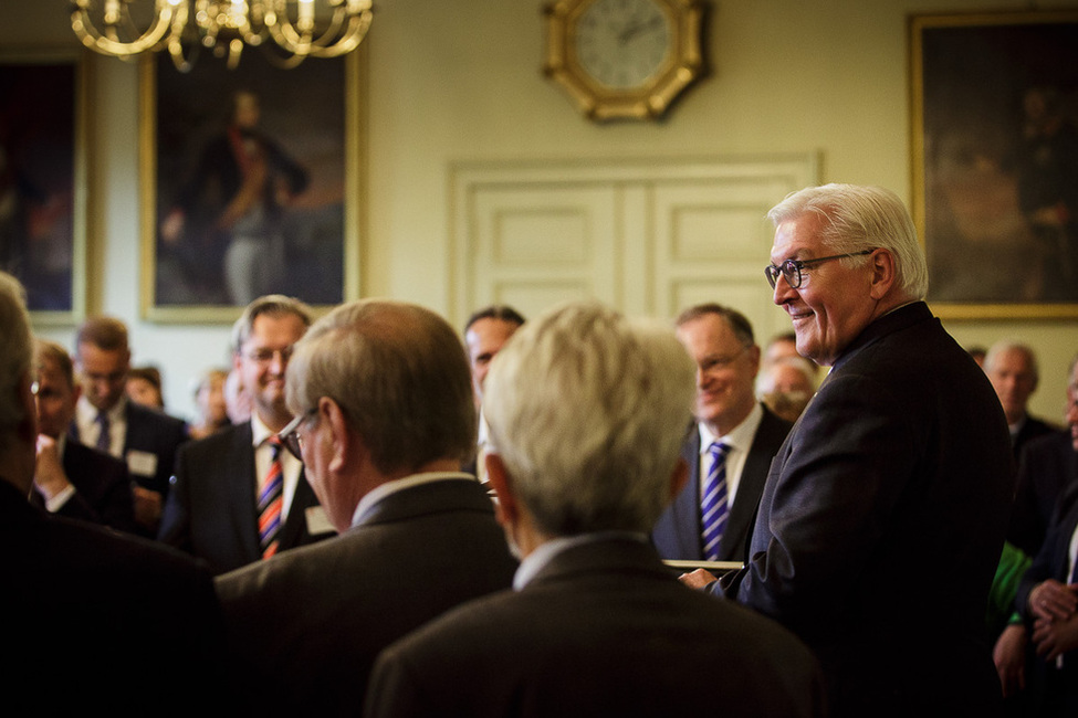 Bundespräsident Frank-Walter Steinmeier bei einem Bürgerempfang des Niedersächsischen Ministerpräsidenten im Ständesaal des Kommunalverbandes Ostfriesische Landschaft in Aurich während des Antrittsbesuches in Niedersachsen