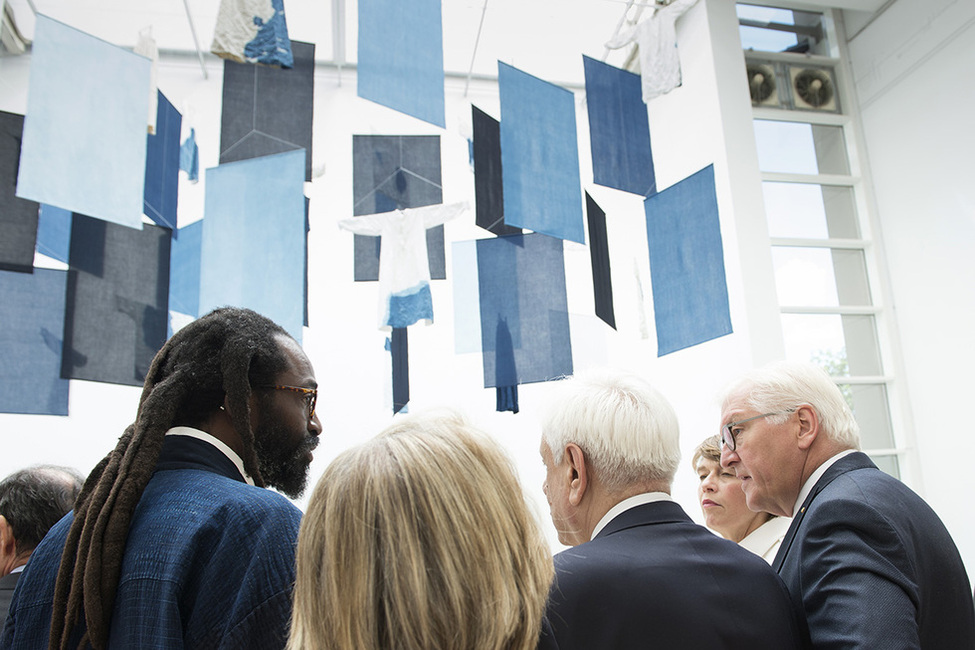 Bundespräsident Frank-Walter Steinmeier und Elke Büdenbender beim Rundgang durch die documenta Halle anlässlich der Eröffnung der documenta 14 – Kassel 