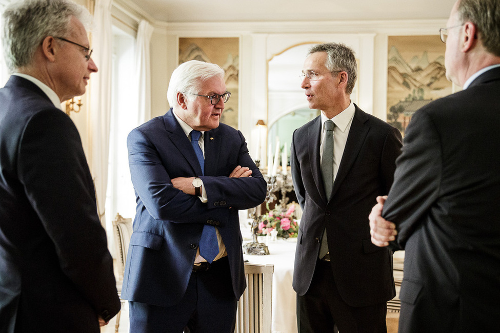 Bundespräsident Frank-Walter Steinmeier beim Abendessen, gegeben vom Generalsekretär der NATO, Jens Stoltenberg, in Brüssel anlässlich seiner Reise nach Belgien 