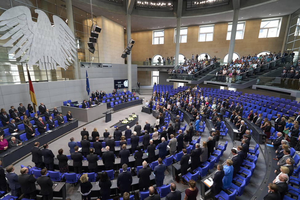 Bundespräsident Frank-Walter Steinmeier nimmt an der der Würdigung des verstorbenen Bundeskanzlers a. D. Helmut Kohl durch den Präsidenten des Deutschen Bundestages in Berlin teil 