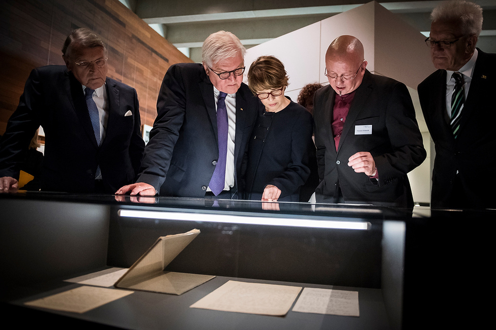 Bundespräsident Frank-Walter Steinmeier und Elke Büdenbender besuchen im Literaturmuseum der Moderne des Deutschen Literaturarchivs Marbach die Ausstellung 'Rilke und Russland'  