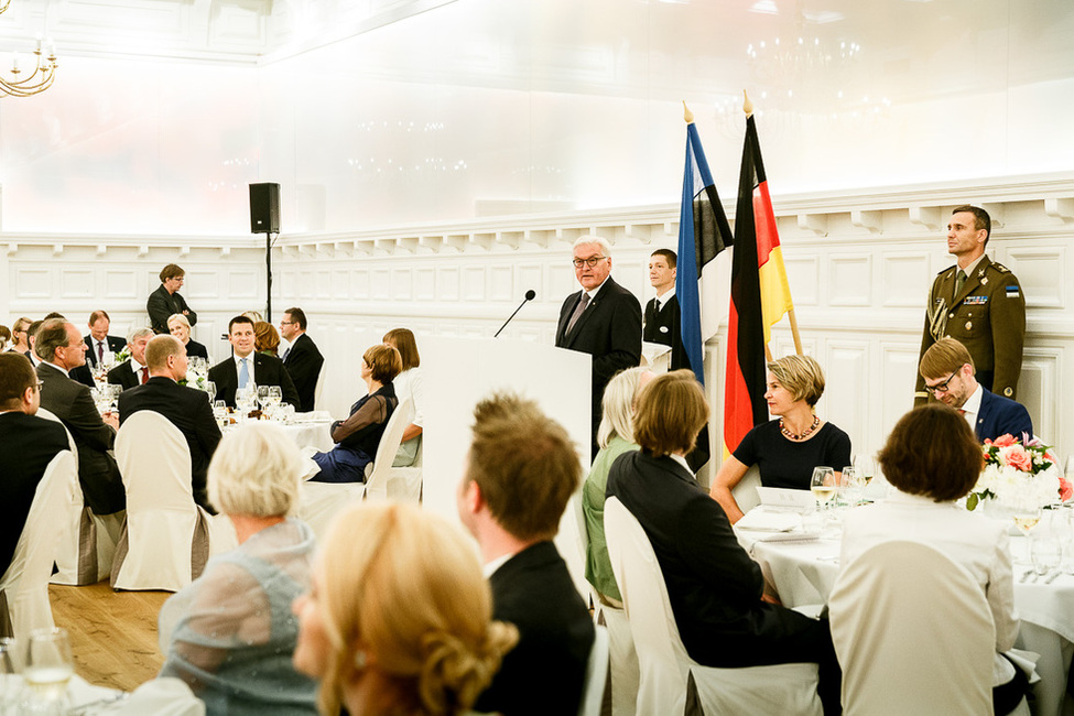 Bundespräsident Frank-Walter Steinmeier hält eine Rede beim Abendessen in Schloss Maarjamäe, gegeben von der estnischen Präsidentin, in Tallin anlässlich seines offiziellen Besuchs in der Republik Estland  