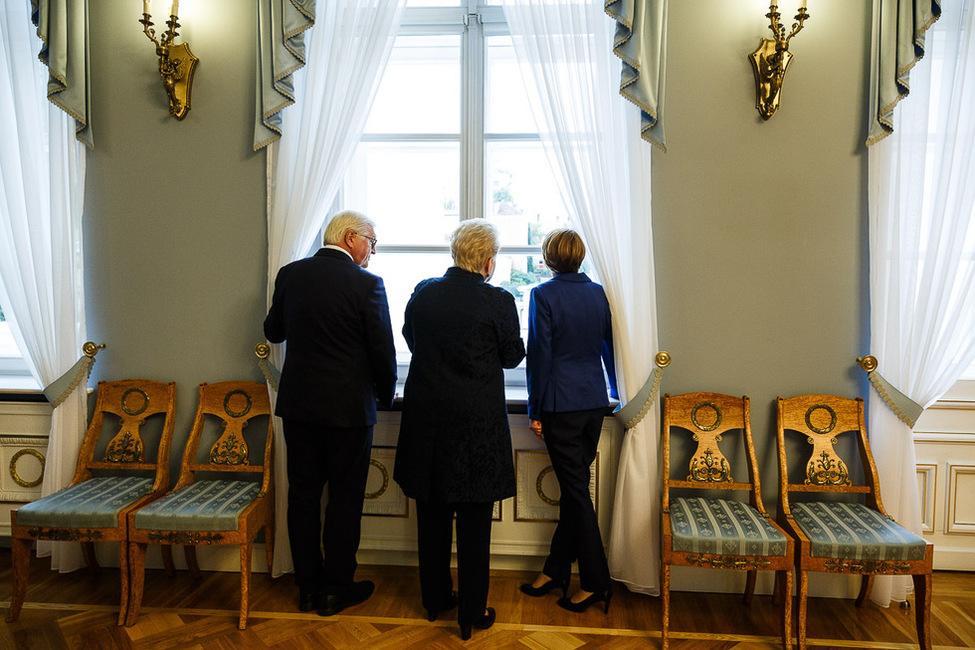 Bundespräsident Frank-Walter Steinmeier und Elke Büdenbender beim Gespräch mit der Präsidentin Dalia Grybauskaitė im Präsidentenpalast in Vilnius anlässlich des offiziellen Besuchs in Litauen   