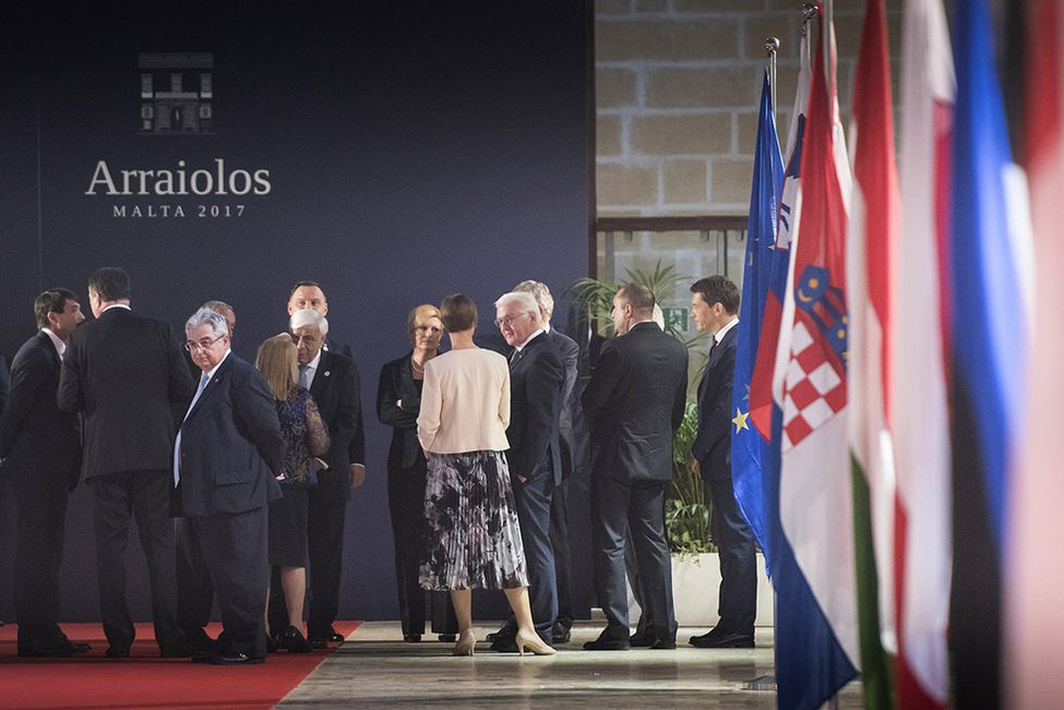 Bundespräsident Frank-Walter Steinmeier beim Gang mit den Staatsoberhäuptern zum Konferenzsaal anlässlich des 'Arraiolos-Treffen' nicht-exekutiver Staatspräsidenten der Europäischen Union auf Malta