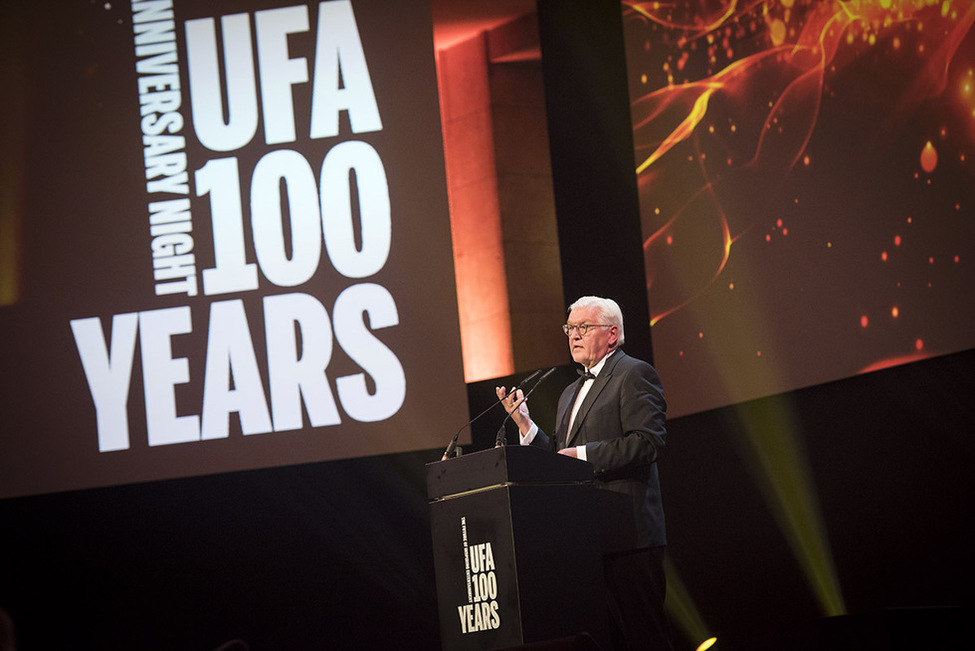 Bundespräsident Frank-Walter Steinmeier hält eine Ansprache anlässlich der Festveranstaltung zum 100. Gründungsjubiläum der UFA am Palais am Funkturm in Berlin 