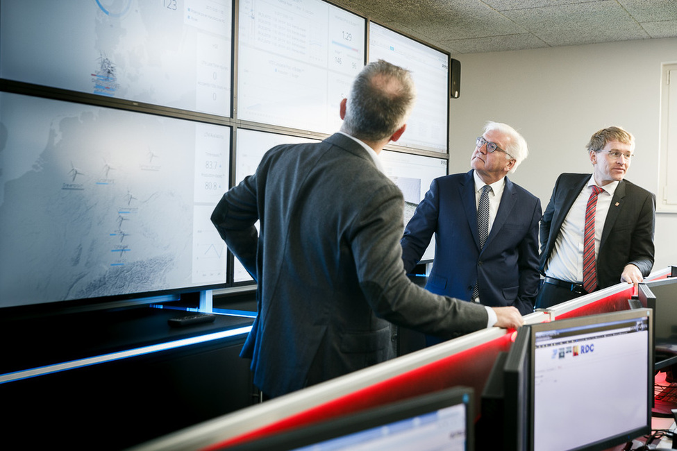 Bundespräsident Frank-Walter Steinmeier beim Firmenbesuch bei GP Joule1 in Reußenköge anlässlich des Antrittsbesuchs in Schleswig-Holstein  