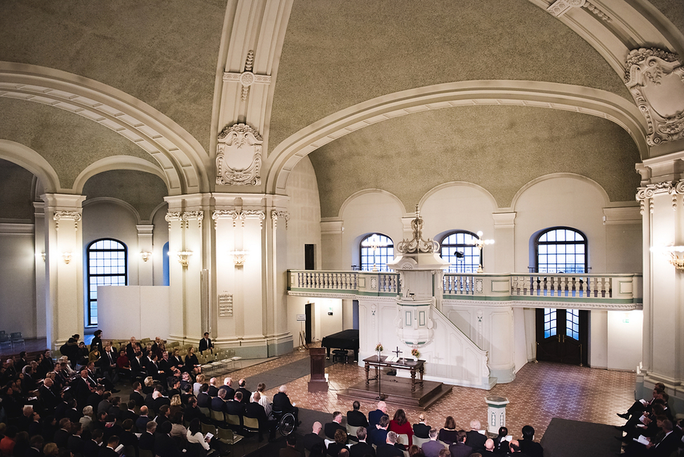 Bundespräsident Frank-Walter Steinmeier nimmt am ökumenischen Gottesdienst anlässlich der konstituierenden Sitzung des 19. Deutschen Bundestages in der Französische Friedrichstadtkirche in Berlin teil