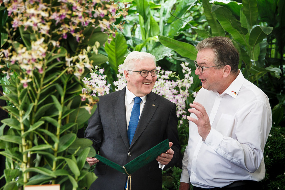 Bundespräsident Frank-Walter Steinmeier wird im Botanischen Garten eine Orchidee durch den Direktor Nigel Taylor anlässlich seines Staatsbesuchs in der Republik Singapur gewidmet  