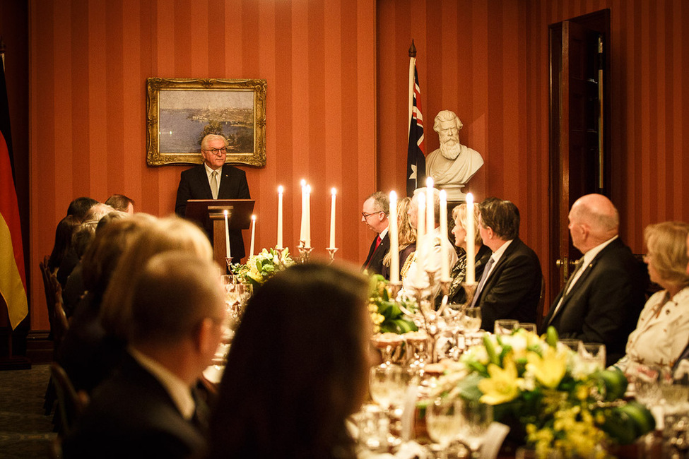 Bundespräsident Frank-Walter Steinmeier hält eine Ansprache beim Abendessen, gegeben vom Generalgouverneur und Lady Lynne Cosgrove, im Admirality House anlässlich des Staatsbesuchs in Australien