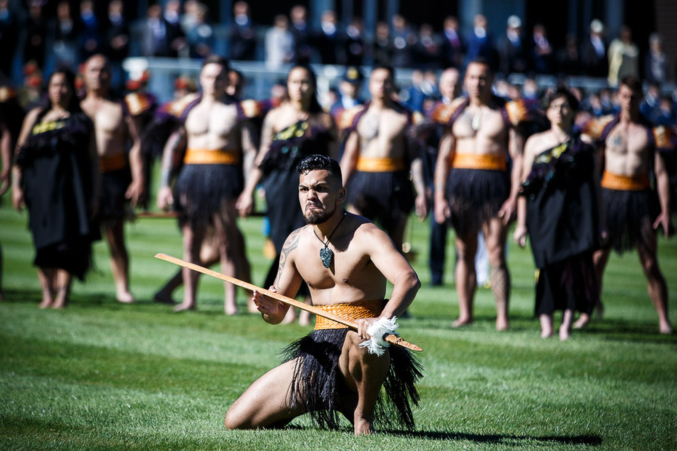 Maori-Willkommenszeremonie (Pōwhiri) für Bundespräsident Frank-Walter Steinmeier vor der Begrüßung durch die Generalgouverneurin und Oberste Befehlshaberin in Neuseeland, Dame Patsy Reddy, in Wellington anlässlich des Staatsbesuchs in Neuseeland